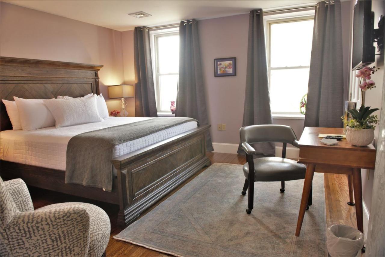 The Manor On Front Bed & Breakfast Harrisburg Oda fotoğraf